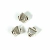 Metalen kraal verzilverd  pyramide glad